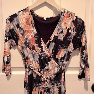 EUC Pinkblush Maternity Small Floral Maxi Dress